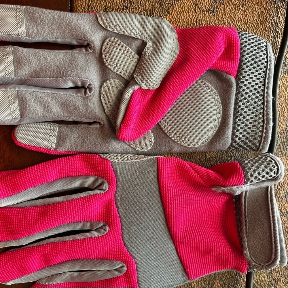 Athletic Gloves